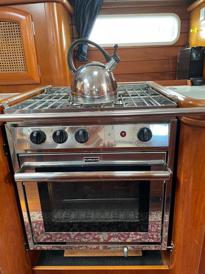 Beautiful And Comfortable Sailboat With Secure Parking Available Hotel Barcelona Exterior foto