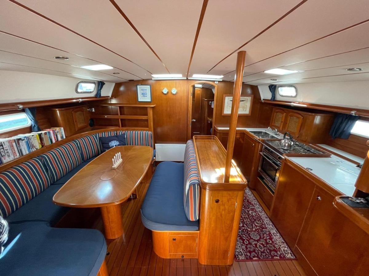 Beautiful And Comfortable Sailboat With Secure Parking Available Hotel Barcelona Exterior foto