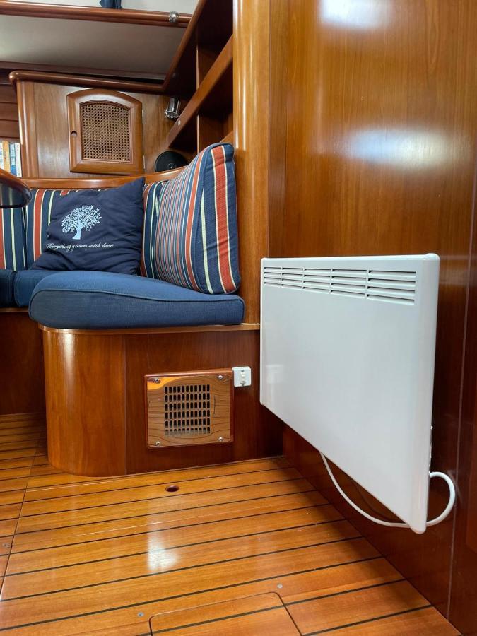 Beautiful And Comfortable Sailboat With Secure Parking Available Hotel Barcelona Exterior foto